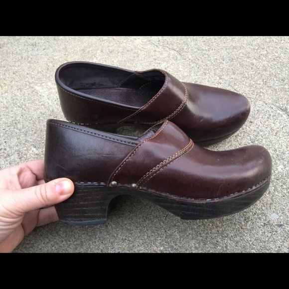 dansko clogs size 8